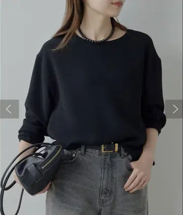 갈리아르다갈란테 백 슬릿 블라우스 T