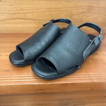새상품급 다이애나 WELL FIT 샌들 23.5
