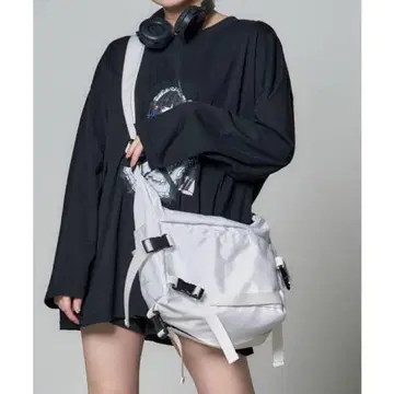 whinny 화이트 숄더백