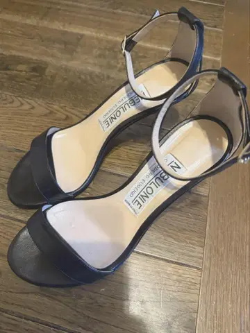 NEBULONI 네부로니 샌들 블랙