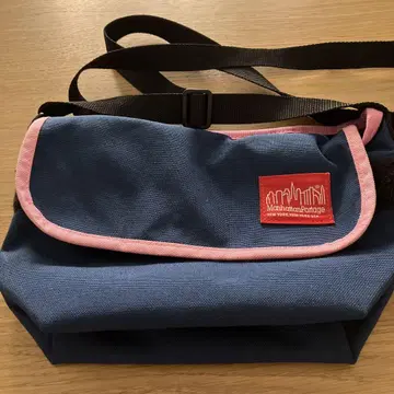 Manhattan Portage 미니 숄더백 네이비/핑크
