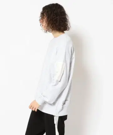 AVIREX 배기 핏 시가렛 포켓 맨투맨 그레이