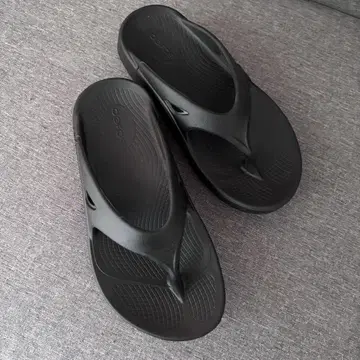 OOFOS 리커버리 샌들 블랙 22cm