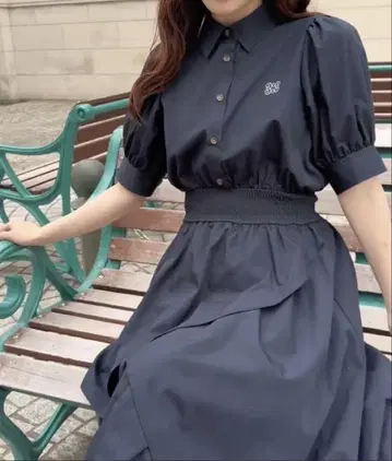 Mily bilet 네이비 퍼프 슬리브 롱 드레스