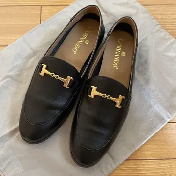 카미난도 비트 로퍼 블랙