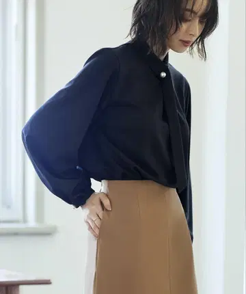 택 포함 새상품 RUIRUE BOUTIQUE 프론트 펄 장식 디자인 상의