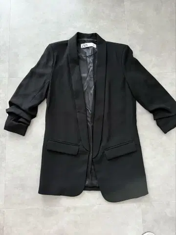 ZARA 블랙 자켓 미사용 새상품 XS
