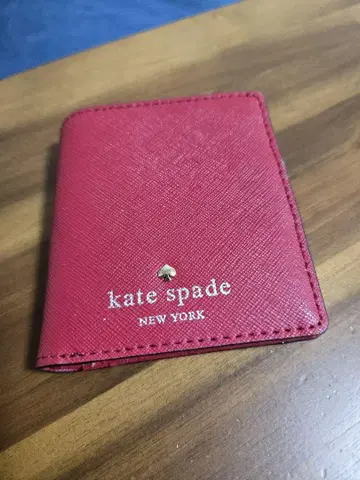 kate spade 접이식 지갑 빨간색