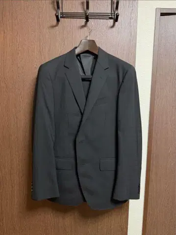 A4 미사용 새상품! 높은 평가! 고급 뉴질랜드 울 100% 블랙 정장!