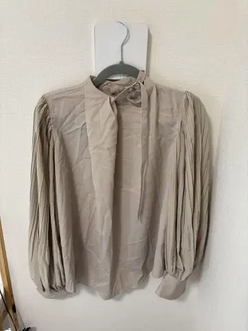 UNITED TOKYO 베이지 벌룬 슬리브 블라우스 Size S