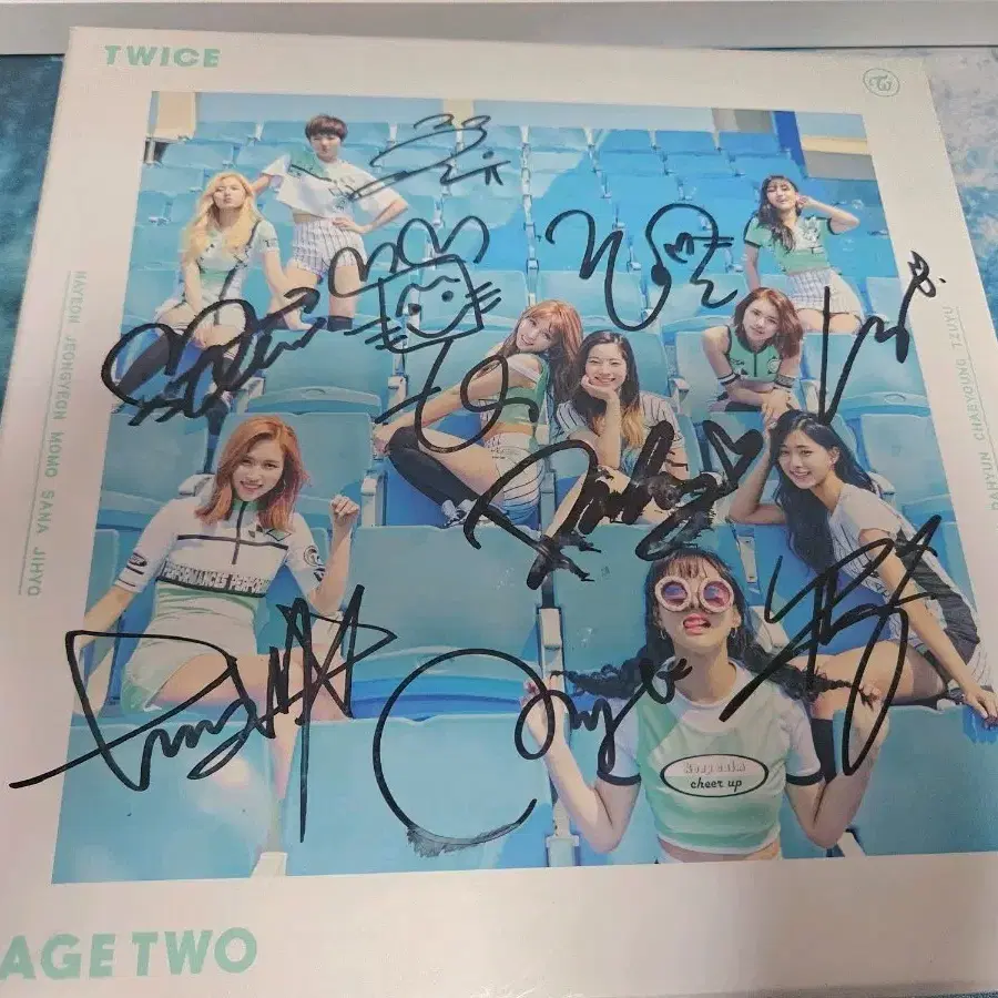 TWICE ジョンヨン タイ盤 PAGE TWO Page Two - TWICE Album Unboxing | JJ Once - YouTube
