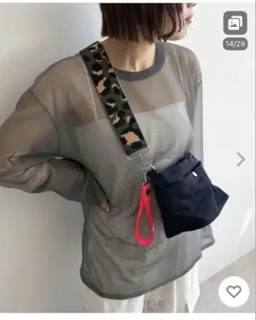 레오파드 무늬 스트랩 네이비 숄더백