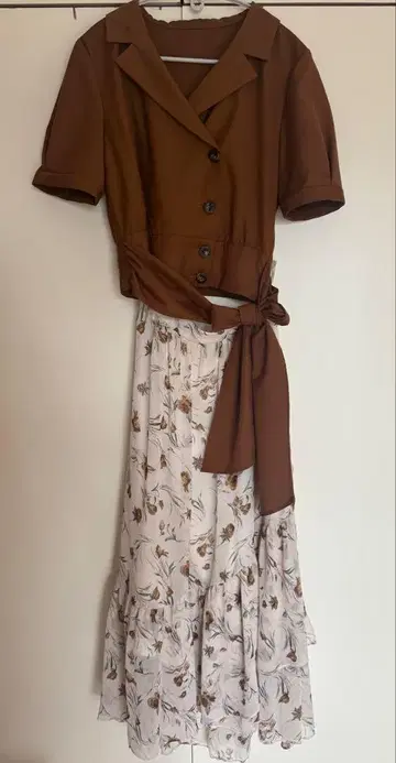 Rirandture 에어리 믹스 쉬폰 스커트 & 크롭 오픈 카라 셔츠