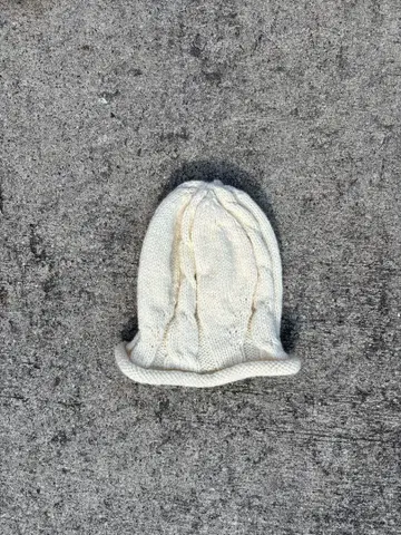 할머니가 떠 주신 비니 크림색 케이블 짜임 니트 모자 비니