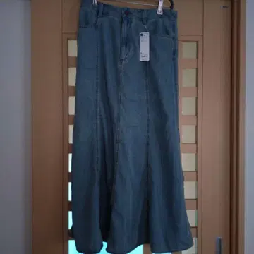 GU 라이트 데님 플레어 맥시 스커트 XL 63 BLUE