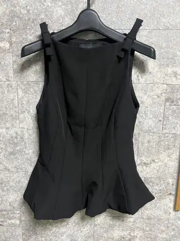 미사용 새상품 ZARA 페플럼 리본 슬리브리스 상의 xs