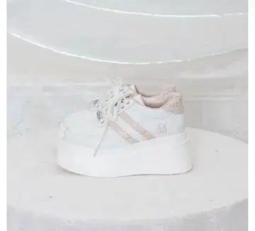RoseMuse 로제뮤즈 Glitter point sneakers