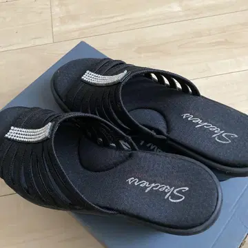 Skechers 블랙 비쥬 샌들