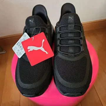 Puma SOFTRIDE 블랙 스니커즈