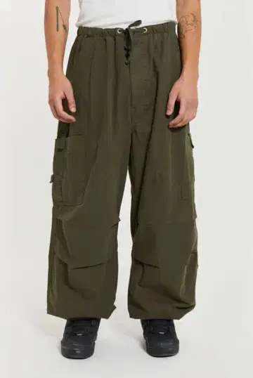 Jaded london KHAKI PARACHUTE CARGO PANTS