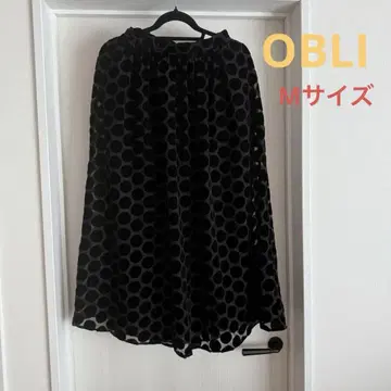 완판 상품 새상품급 OBLI 도트 무늬 플레어 스커트 블랙 M 사이즈