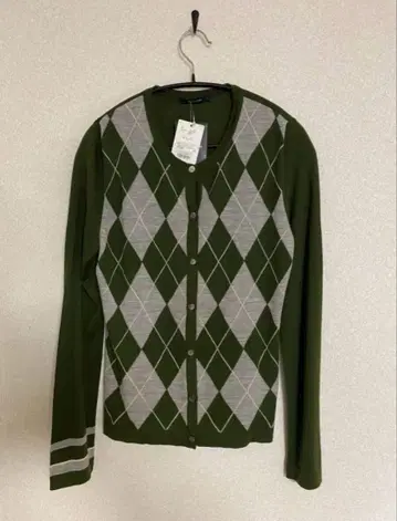 [미사용 새상품] 4.5만 Aquascutum 아쿠아스큐텀 가디건