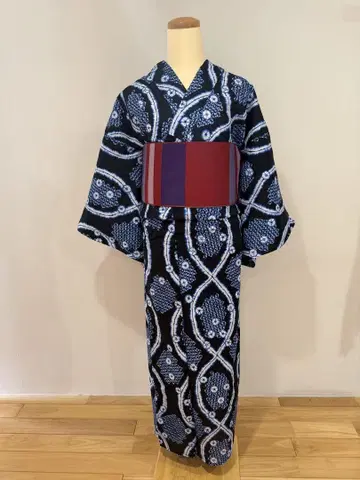 새 상품 유카타와 오비 세트, 감색 바탕의 시보리풍