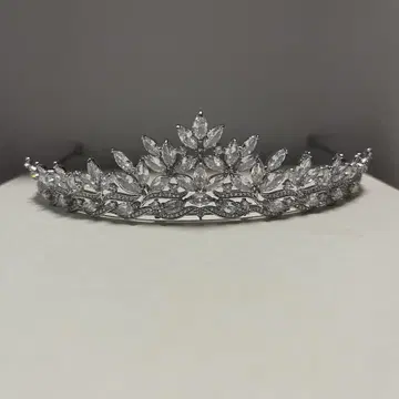 티아라 결혼식 브라이덜