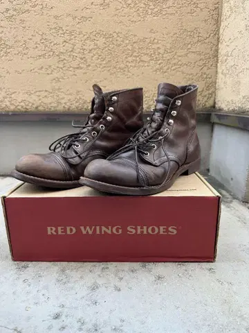 RED WING 8111 IRON RANGER