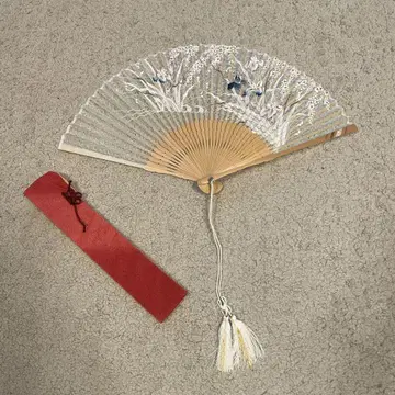 [미사용] 꽃 자수 대나무 부채, 태슬 포함, 주머니 포함