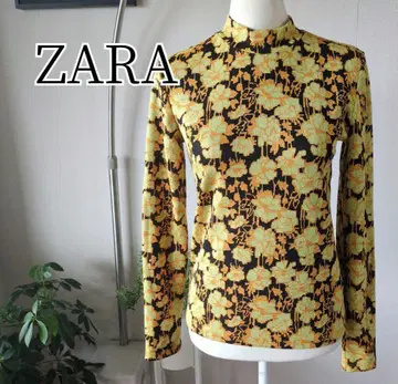 ZARA 자라 디지털 플라워 프린트 모크넥 상의 바디 핏