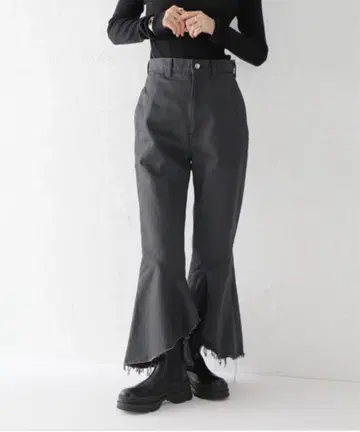 Livingtone 다크 그레이 플레어 데님 하이웨스트 프린지