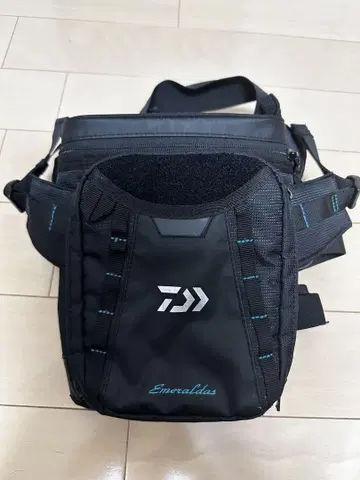 다이와 에메랄다스 택티컬 사이백 (C) 블랙