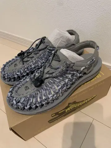 [미사용 새상품] KEEN Uneek 샌들 그레이 size 27.5