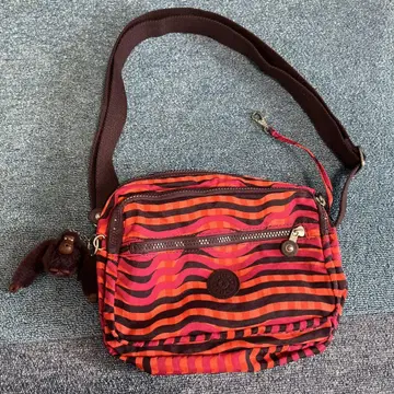 kipling 스트라이프 숄더백