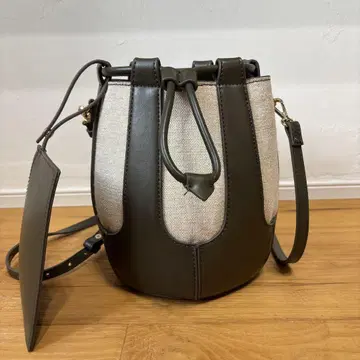 ZARA 버킷 숄더백 카키 올리브 그린