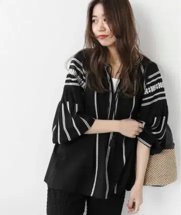 JOURNAL STANDARD relume 자수 스모크 블라우스