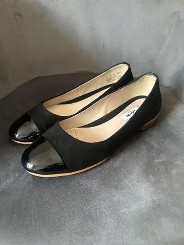 클락스 clarks 블랙 펌프스