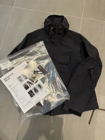 컬렉션 방출 J28-GT ACRONYM GORE-TEX 아크로니움