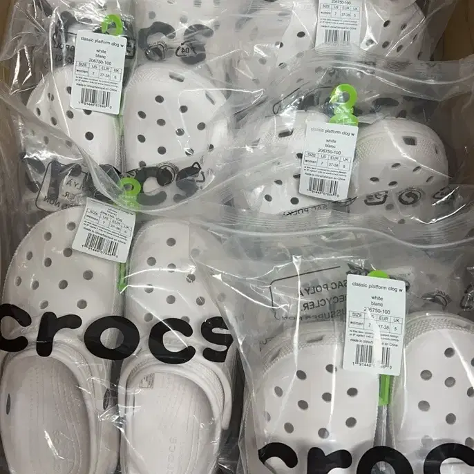 CROCS 크록스 M6/W8 Crocs Classic Platform Clog White Size 250 on