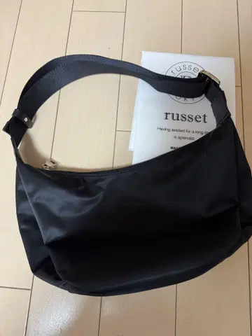 russet 라운드 숄더 새상품