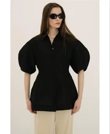CLANE WAIST SHAPE PUFF SLEEVE TOPS 블랙