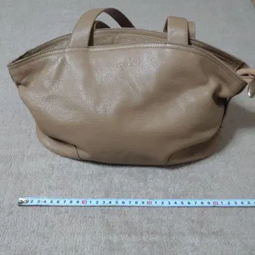 훌라 베이지 가죽 핸드백 토트백
