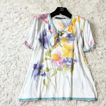레오나르 꽃무늬 프린트 반팔 티셔츠 가슴 리본 L