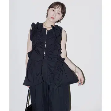 새상품 이번 시즌 Eimee Law 베스트 랜덤 프릴 튜닉 베스트 블랙