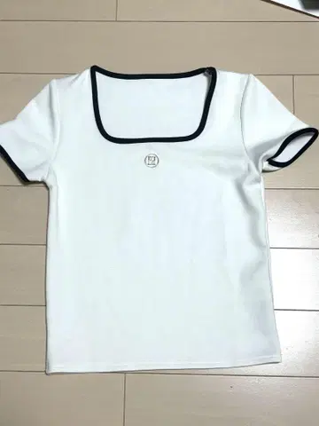 에이미 이스트와르 상의