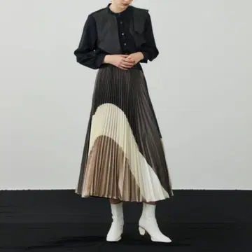 UNITEDTOKYO 유나이티드 도쿄 카라 플리츠 스커트