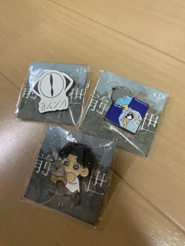 요루시카 핀 배지 (로고, 화가, 에이미)