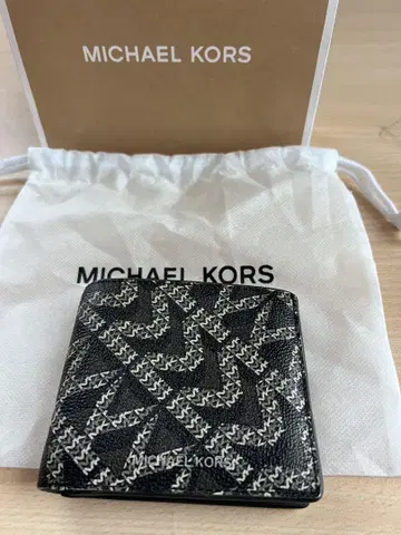 MICHAEL KORS 3단 폴더형 지갑 블랙