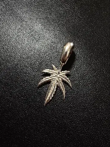 SAAD 헴프 모티브 펜던트